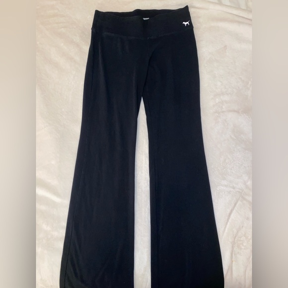 VS PINK Yoga Flares - Picture 2 of 3
